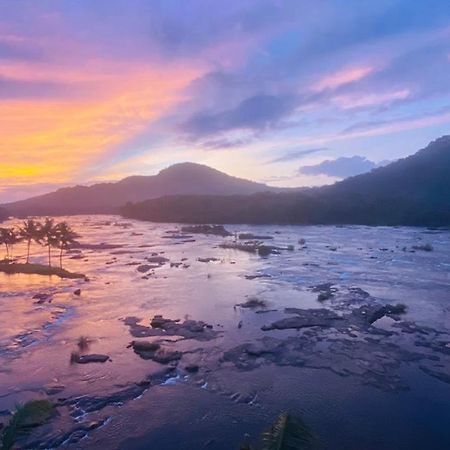Athirapilly River Resort Athirappilly Buitenkant foto