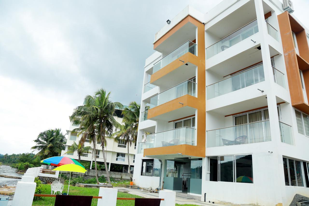 Athirapilly River Resort Athirappilly Buitenkant foto